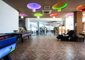 Меблированные трехкомнатные апартаменты