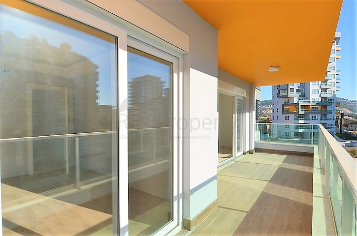 Трехкомнатная квартира в новом современном комплексе