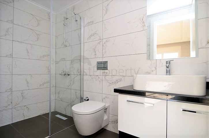 Трехкомнатная квартира в новом современном комплексе