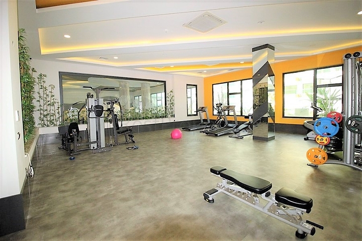 Большая четырехкомнатная квартира в комплексе с собственным пляжем