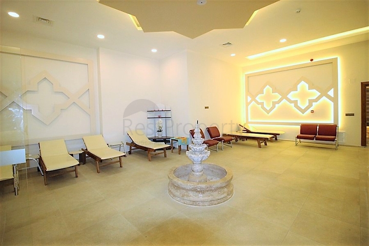 Большая четырехкомнатная квартира в комплексе с собственным пляжем