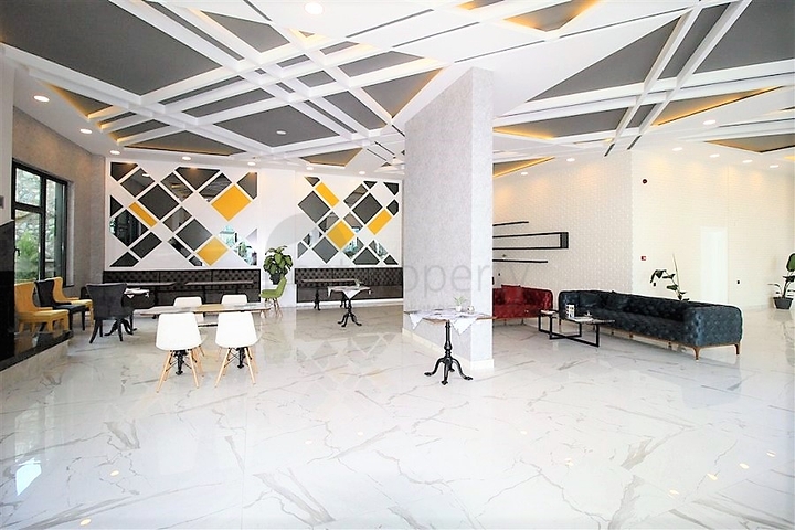 Большая четырехкомнатная квартира в комплексе с собственным пляжем