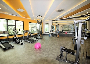 Большая четырехкомнатная квартира в комплексе с собственным пляжем