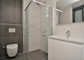 Большая четырехкомнатная квартира в комплексе с собственным пляжем