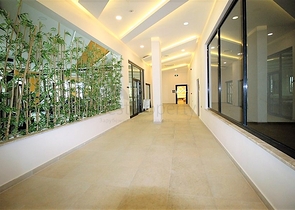 Большая четырехкомнатная квартира в комплексе с собственным пляжем