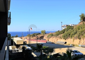 Большая четырехкомнатная квартира в комплексе с собственным пляжем