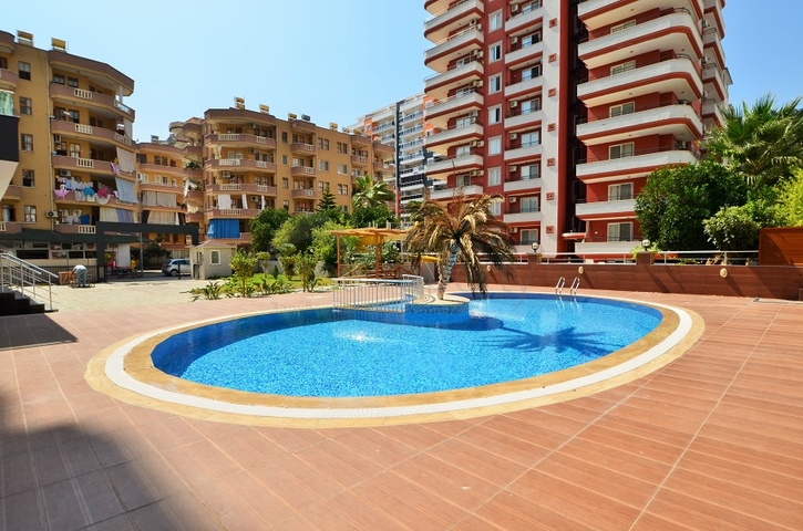 Трехкомнатная квартира недалеко от моря