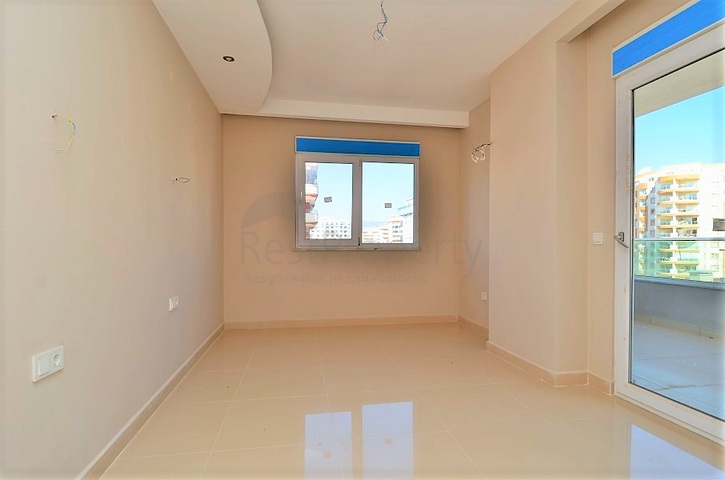 Трехкомнатная квартира недалеко от моря