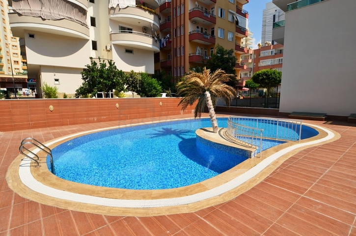 Трехкомнатная квартира недалеко от моря