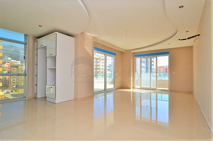 Трехкомнатная квартира недалеко от моря