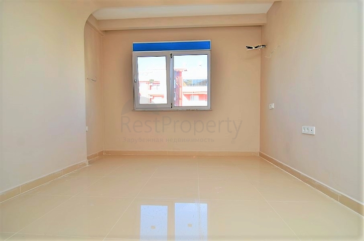 Трехкомнатная квартира недалеко от моря