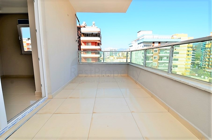 Трехкомнатная квартира недалеко от моря