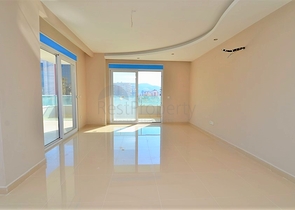 Трехкомнатная квартира недалеко от моря