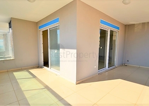 Трехкомнатная квартира недалеко от моря