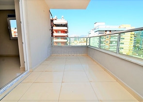 Трехкомнатная квартира недалеко от моря