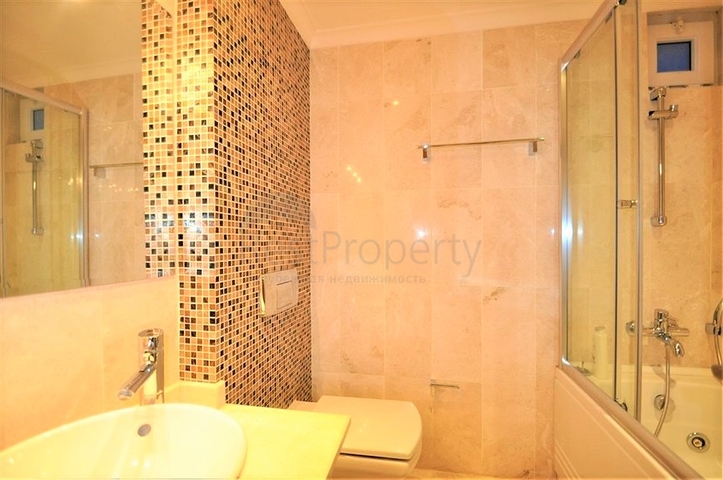 Трёхэтажная вилла c собственным бассейном