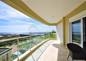 Трёхэтажная вилла c собственным бассейном