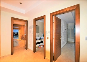 Трёхэтажная вилла c собственным бассейном