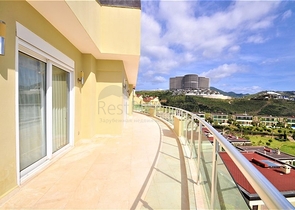 Трёхэтажная вилла c собственным бассейном