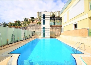 Трёхэтажная вилла c собственным бассейном