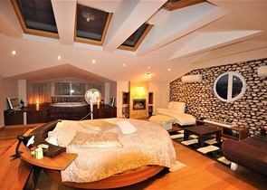 Трёхэтажная вилла c собственным бассейном