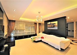 Трёхэтажная вилла c собственным бассейном