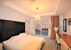 Трёхэтажная вилла c собственным бассейном