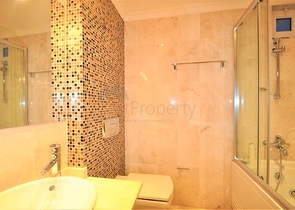 Трёхэтажная вилла c собственным бассейном