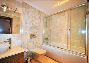 Трёхэтажная вилла c собственным бассейном