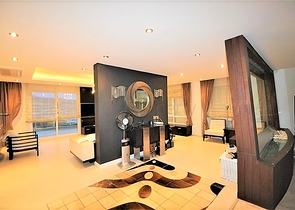 Трёхэтажная вилла c собственным бассейном