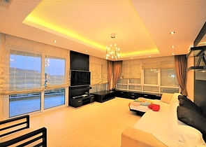 Трёхэтажная вилла c собственным бассейном