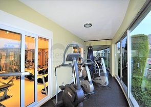 Трёхэтажная вилла c собственным бассейном