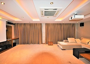 Трёхэтажная вилла c собственным бассейном