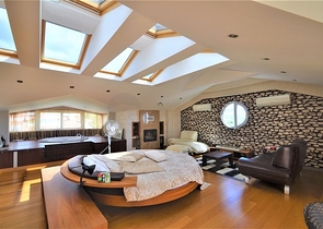 Трёхэтажная вилла c собственным бассейном