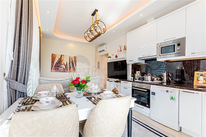 Квартиры в новом готовом комплексе в Махмутларе