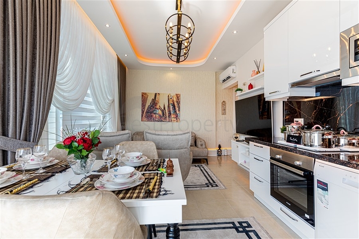 Квартиры в новом готовом комплексе в Махмутларе