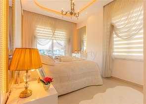 Квартиры в новом готовом комплексе в Махмутларе