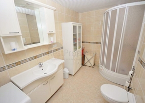 Трехкомнатная меблированная квартира