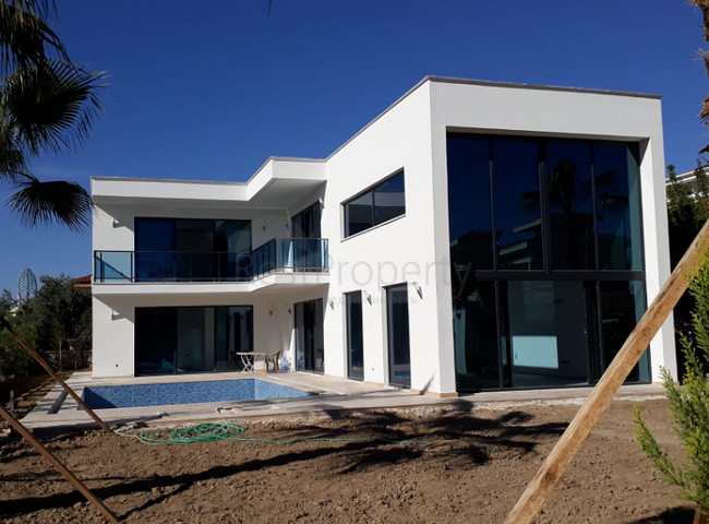 Отдельностоящая вилла 4+1 в стиле лофт в самом центре Белека