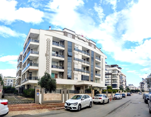 Квартира 2+1 в комплексе с бассейном в  Коньяалты Анталья 