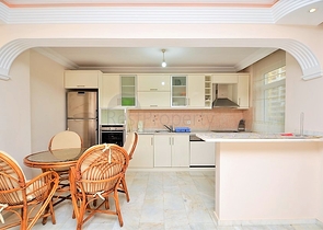 Меблированные апартаменты 2+1 в Махмутларе