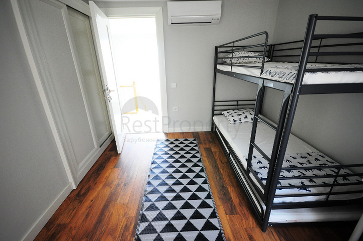 Вилла 4+1 с собственным бассейном, садом в Текирова Кемере 600 м до моря