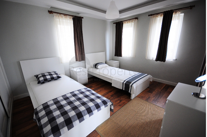 Вилла 4+1 с собственным бассейном, садом в Текирова Кемере 600 м до моря