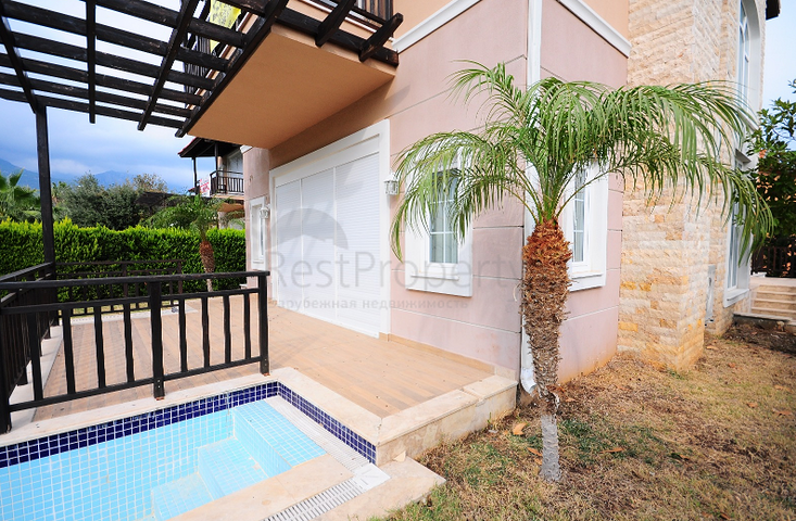 Вилла 4+1 с собственным бассейном, садом в Текирова Кемере 600 м до моря