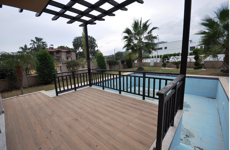 Вилла 4+1 с собственным бассейном, садом в Текирова Кемере 600 м до моря