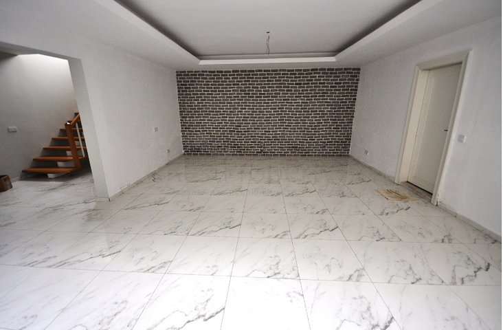 Вилла 4+1 с собственным бассейном, садом в Текирова Кемере 600 м до моря