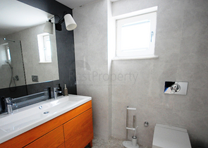 Вилла 4+1 с собственным бассейном, садом в Текирова Кемере 600 м до моря