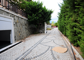 Вилла 4+1 с собственным бассейном, садом в Текирова Кемере 600 м до моря