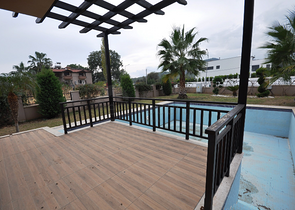 Вилла 4+1 с собственным бассейном, садом в Текирова Кемере 600 м до моря