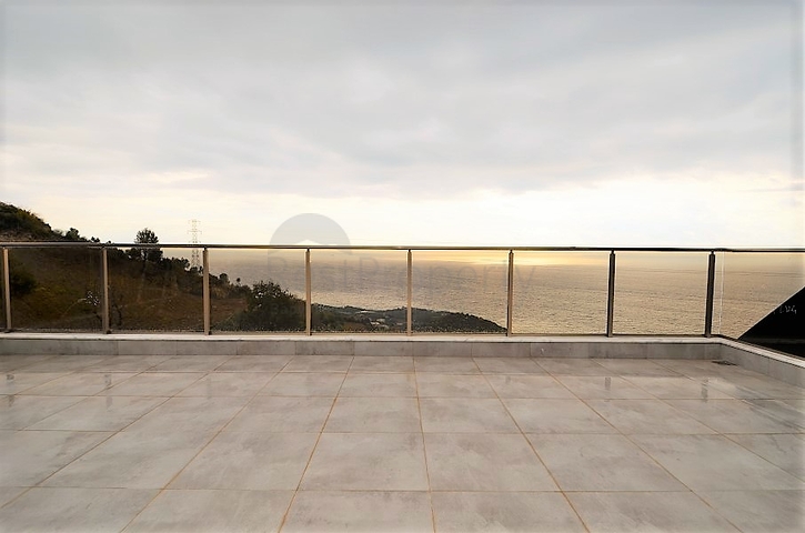 Большая вилла в новом комплексе Каргыджака